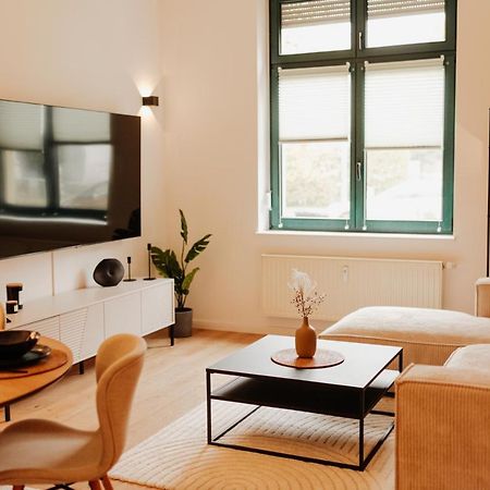 Design Apartment Stadtfeld-Ost Mit Netflix & 2 Schlafzimmern Maagdenburg Buitenkant foto