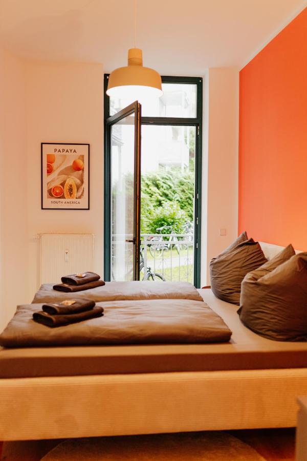 Design Apartment Stadtfeld-Ost Mit Netflix & 2 Schlafzimmern Maagdenburg Buitenkant foto