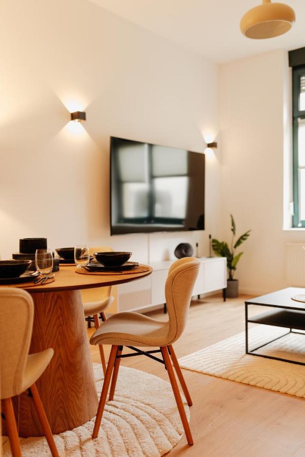 Design Apartment Stadtfeld-Ost Mit Netflix & 2 Schlafzimmern Maagdenburg Buitenkant foto